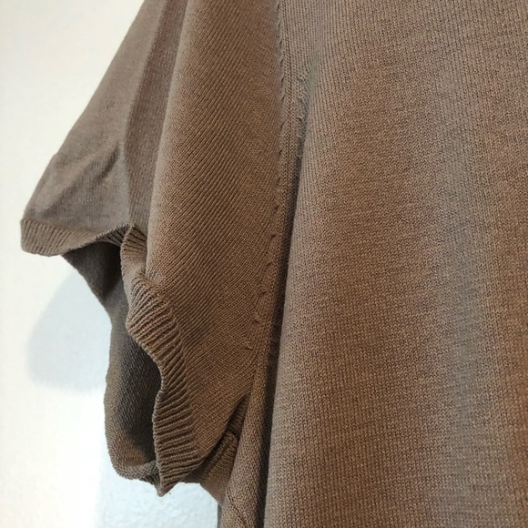 Chico’s Top - Picture 3 of 4